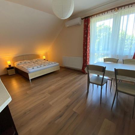Magyar Apartman Iii. Appartement Hajdúszoboszló Buitenkant foto