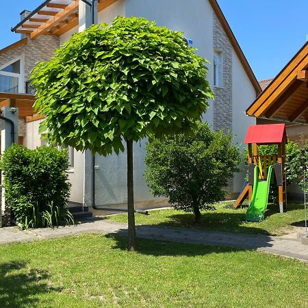 Magyar Apartman Iii. Appartement Hajdúszoboszló Buitenkant foto