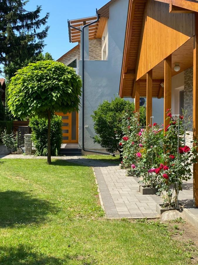Magyar Apartman Iii. Appartement Hajdúszoboszló Buitenkant foto