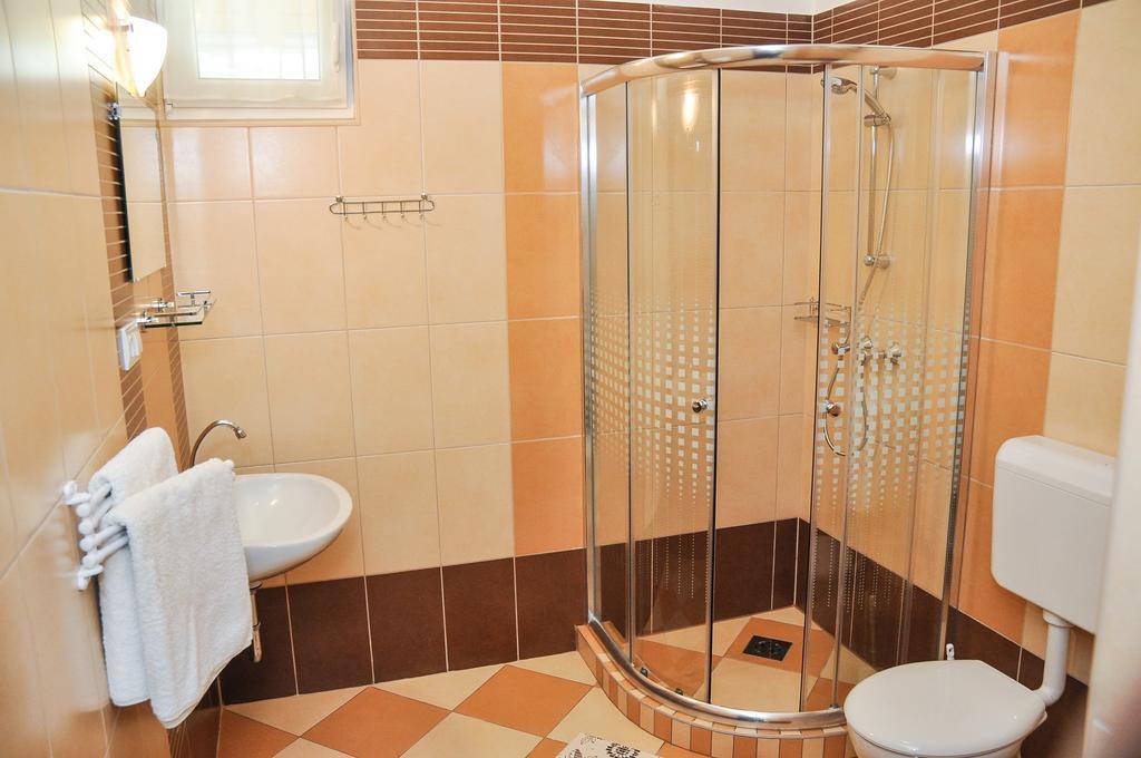 Magyar Apartman Iii. Appartement Hajdúszoboszló Buitenkant foto