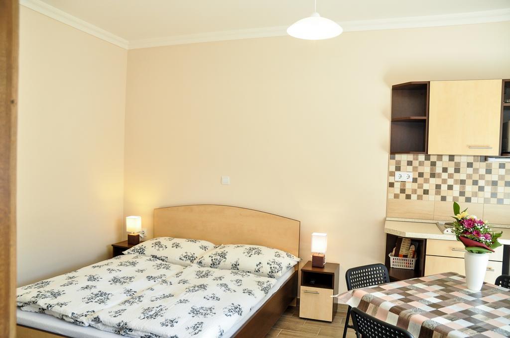 Magyar Apartman Iii. Appartement Hajdúszoboszló Buitenkant foto