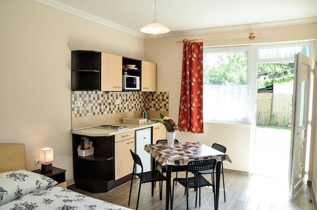 Magyar Apartman Iii. Appartement Hajdúszoboszló Buitenkant foto