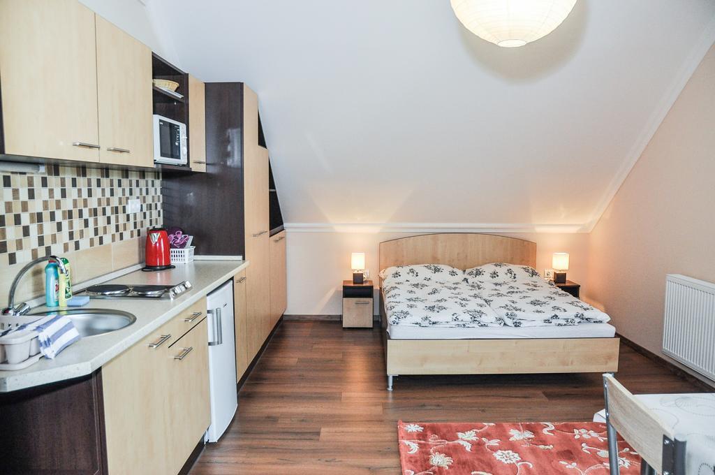 Magyar Apartman Iii. Appartement Hajdúszoboszló Buitenkant foto